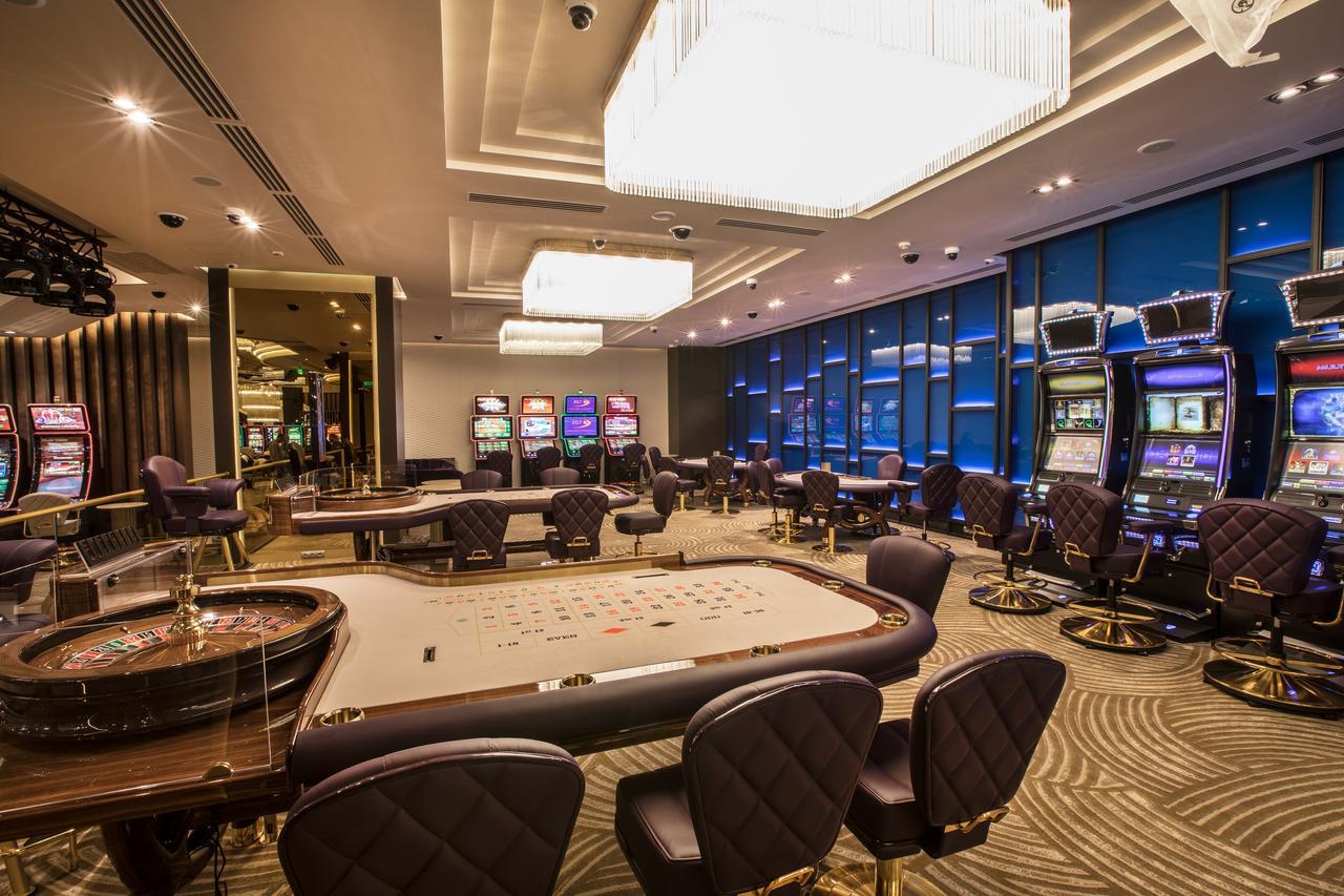Euphoria Batumi Convention & Casino Hotel Extérieur photo The casino floor at the MGM Grand